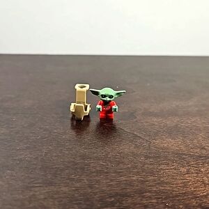 Lego Star Wars Christmas Baby Yoda minifigure
